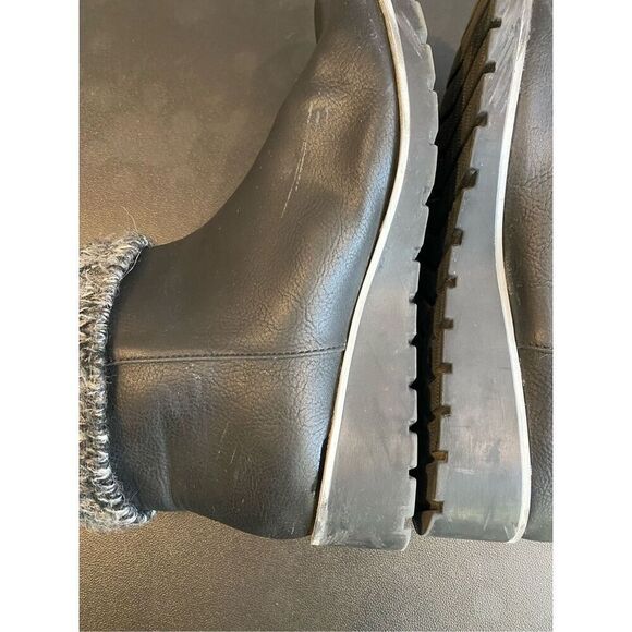 Adrienne Vittadini Black Fuax Leather Cuffed Wedge Ankle Bootie Womens Size 7 - Picture 8 of 13